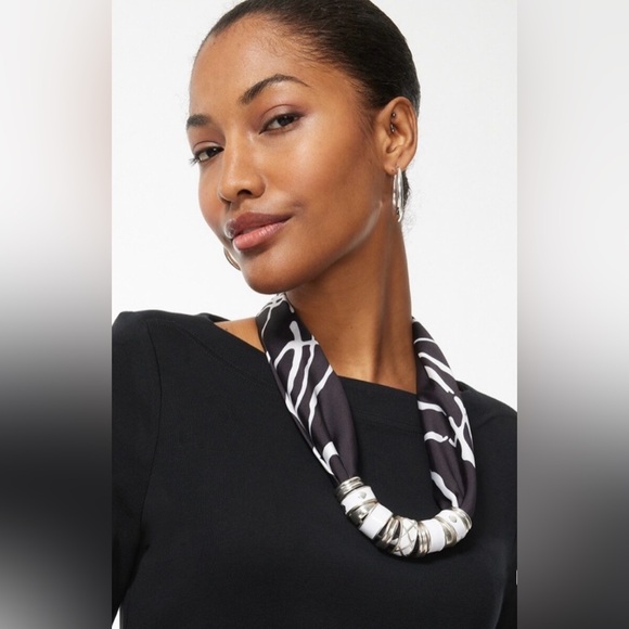 NWT ⚜️🩵💙⚜️ Piper K gorgeous blue tones adjustable scarf necklace - Picture 16 of 17